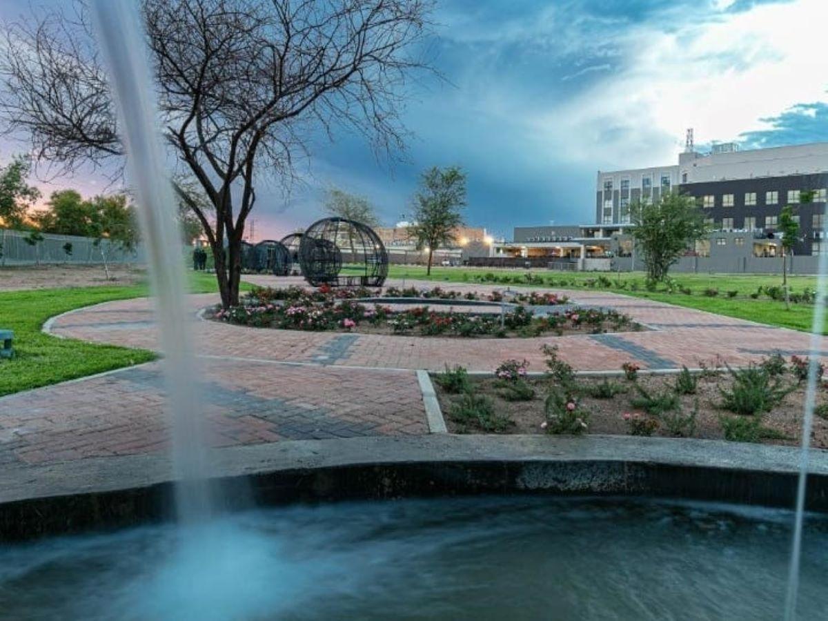 The Grand Aria Hotel And Conference Centre Габороне Екстериор снимка
