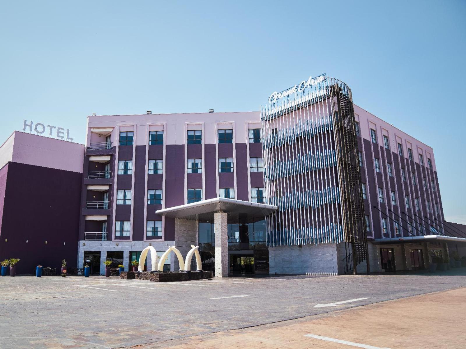 The Grand Aria Hotel And Conference Centre Габороне Екстериор снимка
